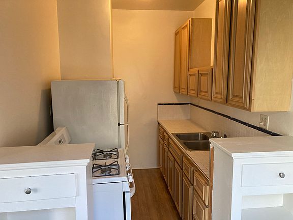 2nd image of 4203 Saint Charles Pl #205