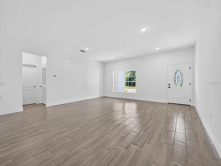 922 N Fairbairn Dr — Photo 10