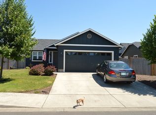 1062 S 1st St, Cottage Grove, OR 97424