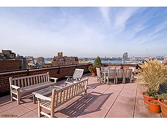 Sold by Corcoran | media 3