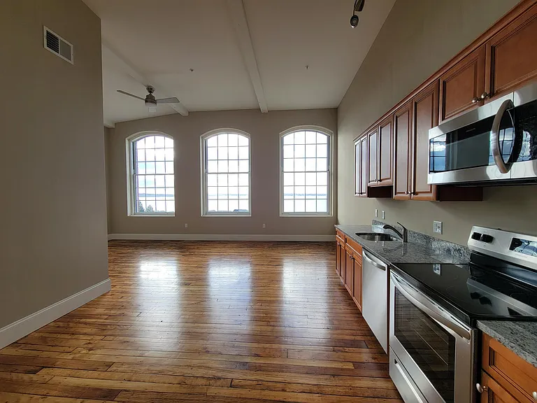 Ashworth Lofts — Photo 10