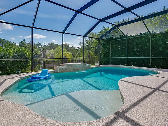 2nd image of 1304 Honeysuckle Dr