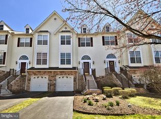 160 Fringetree Dr, West Chester, PA 19380