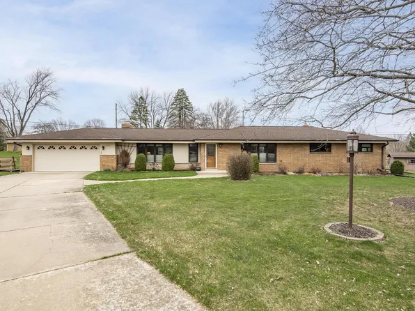 2980 Emery DRIVE, Brookfield, WI 53005