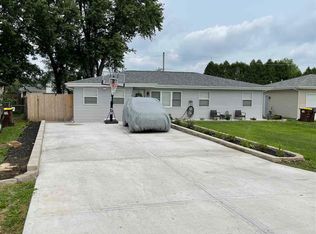 110 Marquette Rd, Machesney Park, IL 61115