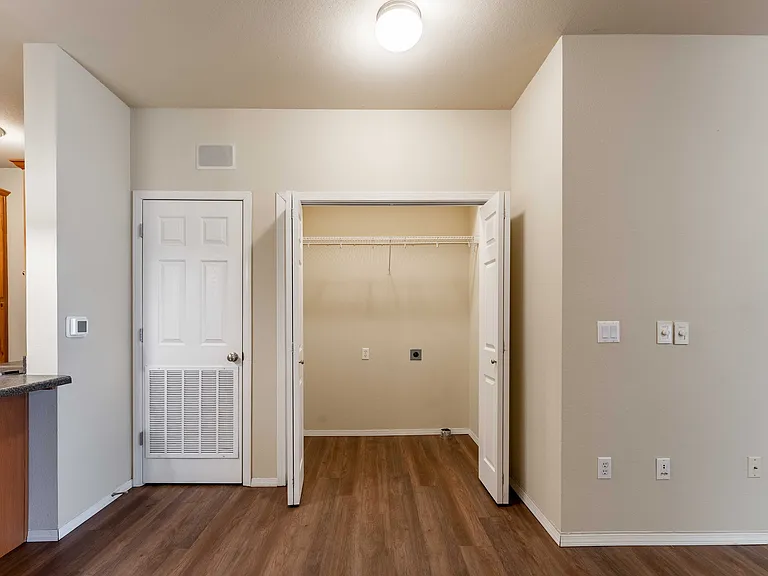 Coryell Courts Apartments — Photo 57