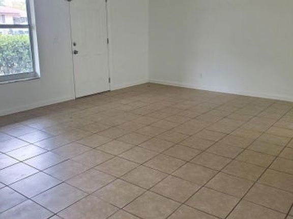 4th image of 4740 Hairland Dr