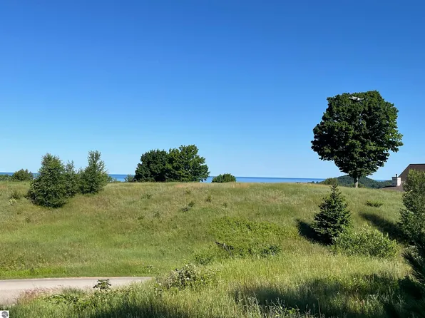 4 W Sleepy Valley Dr #4, Empire, MI 49630