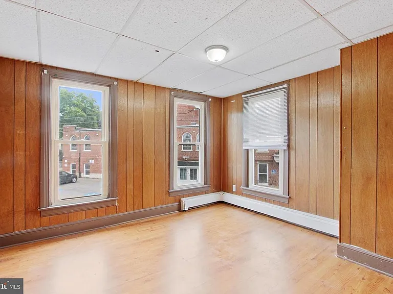 28 N Lehman St — Photo 12