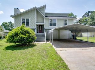 8029 New England Dr, North Charleston, SC 29420