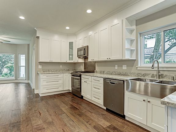 2nd image of 12119 Cypresswood Dr