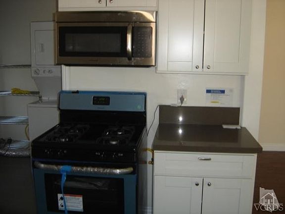 5th image of 8127 Encino Ave