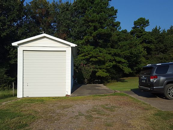 4th image of 466 County Road 3361