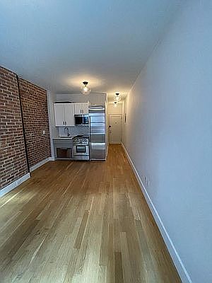 3rd image of 21 Catherine St APT 3C