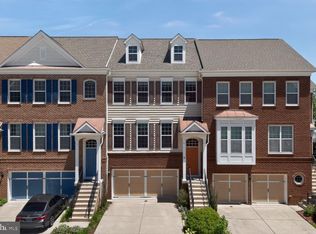 25450 Hopton House Ter, Chantilly, VA 20152