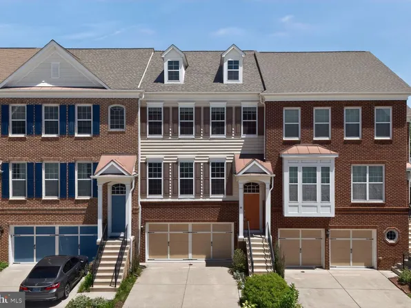 25450 Hopton House Ter, Chantilly, VA 20152