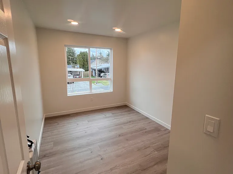 411 N 21st St #202 — Photo 15