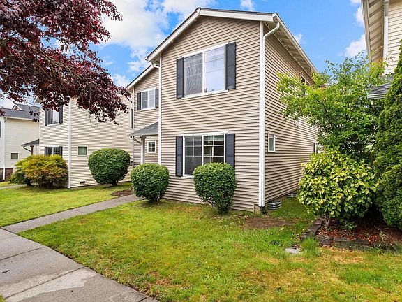2nd image of 3919 154th Pl SE