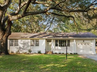 1322 Hampshire Rd, Charleston, SC 29412