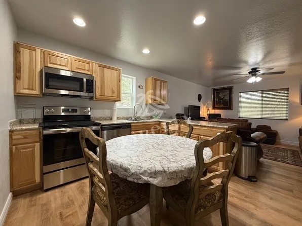 1982 Stagg Run, Overgaard, AZ 85933