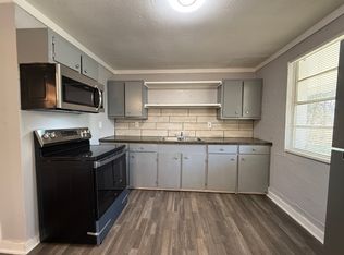 321 Blanks St #2, Seguin, TX 78155