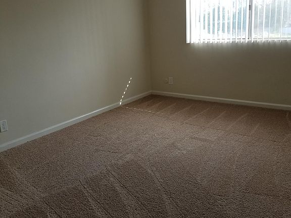 3rd image of 6121 Woodman Ave APT 203