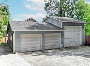 815 Duchess Rd, Bothell, WA 98012