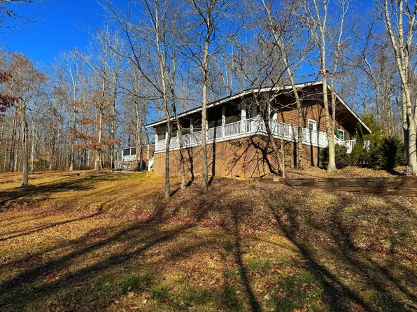 1454 Cherokee Rd, Waynesboro, TN 38485