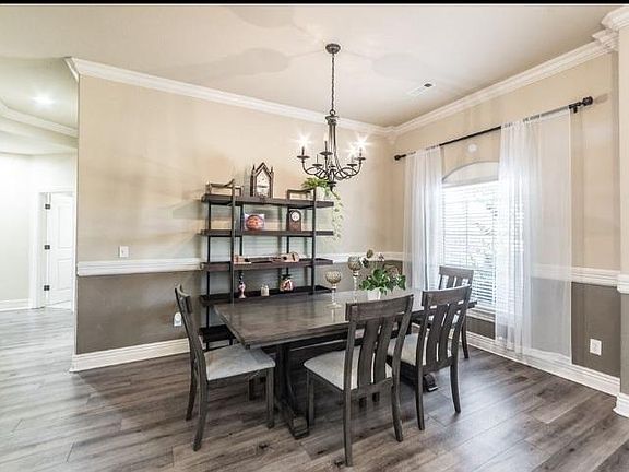 5th image of 2109 Pinoak Ave
