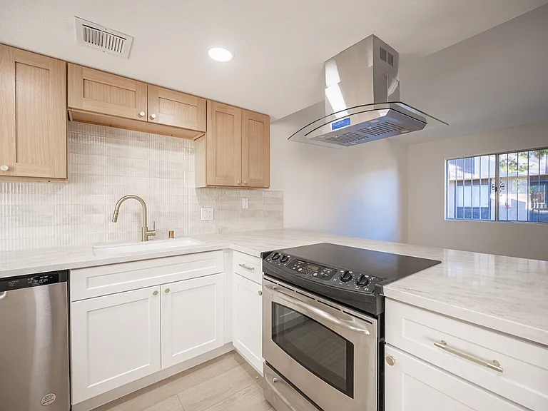 208 Bruce St #C — Photo 11
