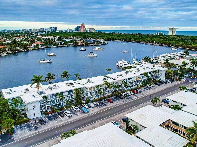 2727 Yacht Club Blvd #2A — Photo 3