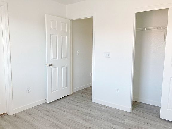 5th image of 4990 Tioga Pass Ave
