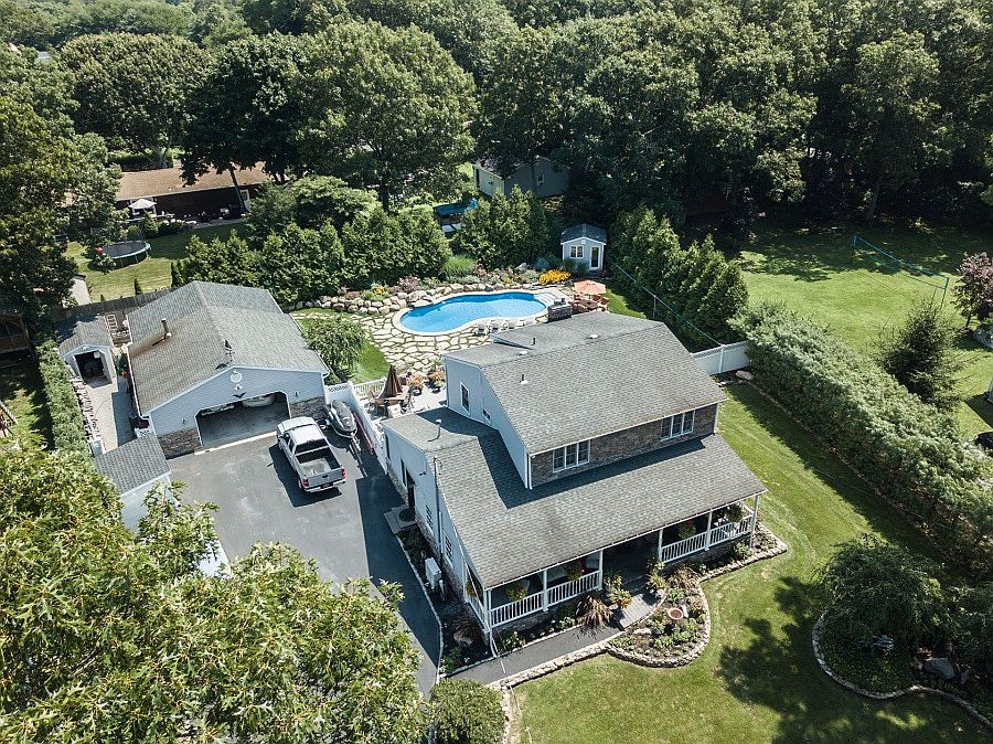1st image of 100 Kings Dr