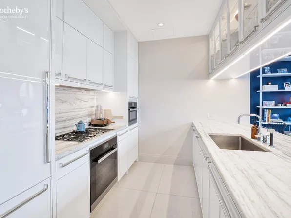 200 East 95th Street 27C image 3 of 14