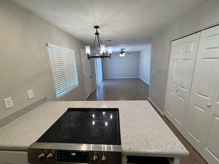 286 W Palomino Dr #101 — Photo 7