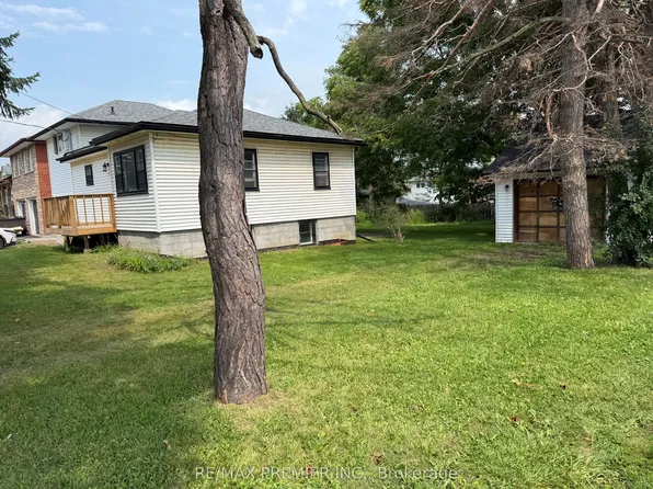 277 Gibbons St, Oshawa, ON L1J 4Y5