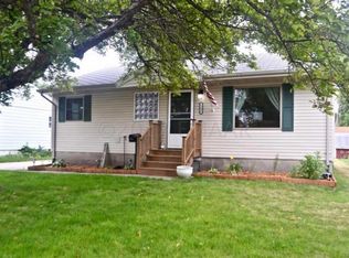1206 20th St S, Fargo, ND 58103