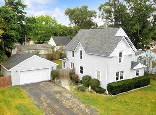 217 3rd St, Fenton, MI 48430