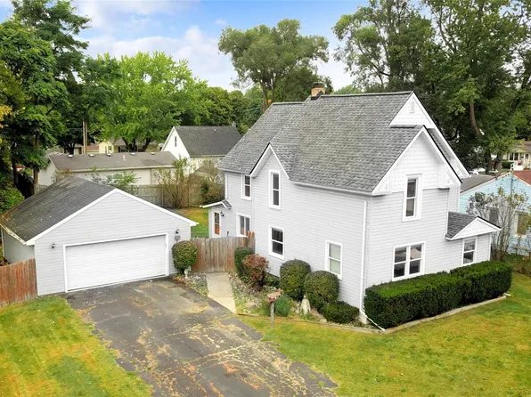 217 3rd St, Fenton, MI 48430