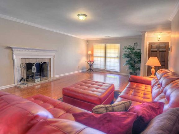 4th image of 7295 Germanshire Ln