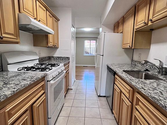 2nd image of 1132 W Side Dr #32-B