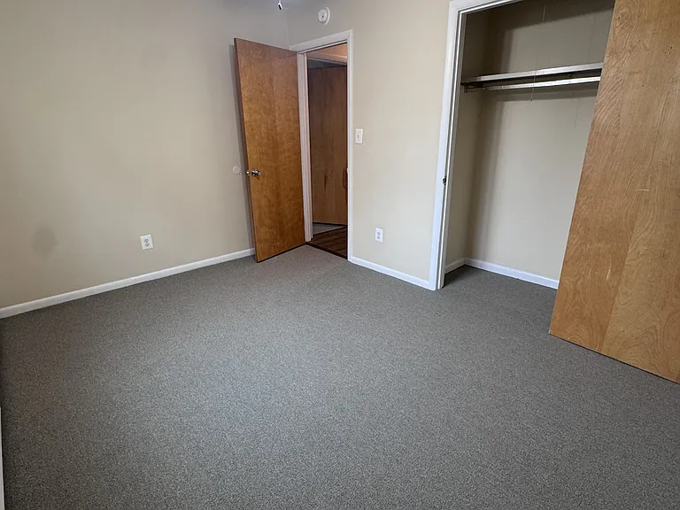 400 Riverside Dr #28 — Photo 10