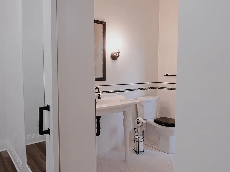 1413 Columbia St #1 — Photo 10
