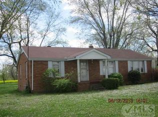 1250 Abiff Rd, Bon Aqua, TN 37025