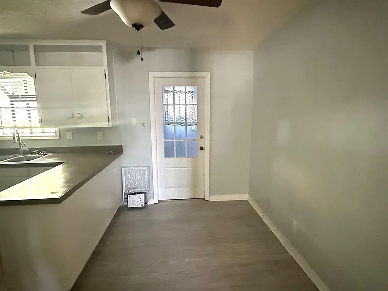 2808 Avenue R — Photo 6