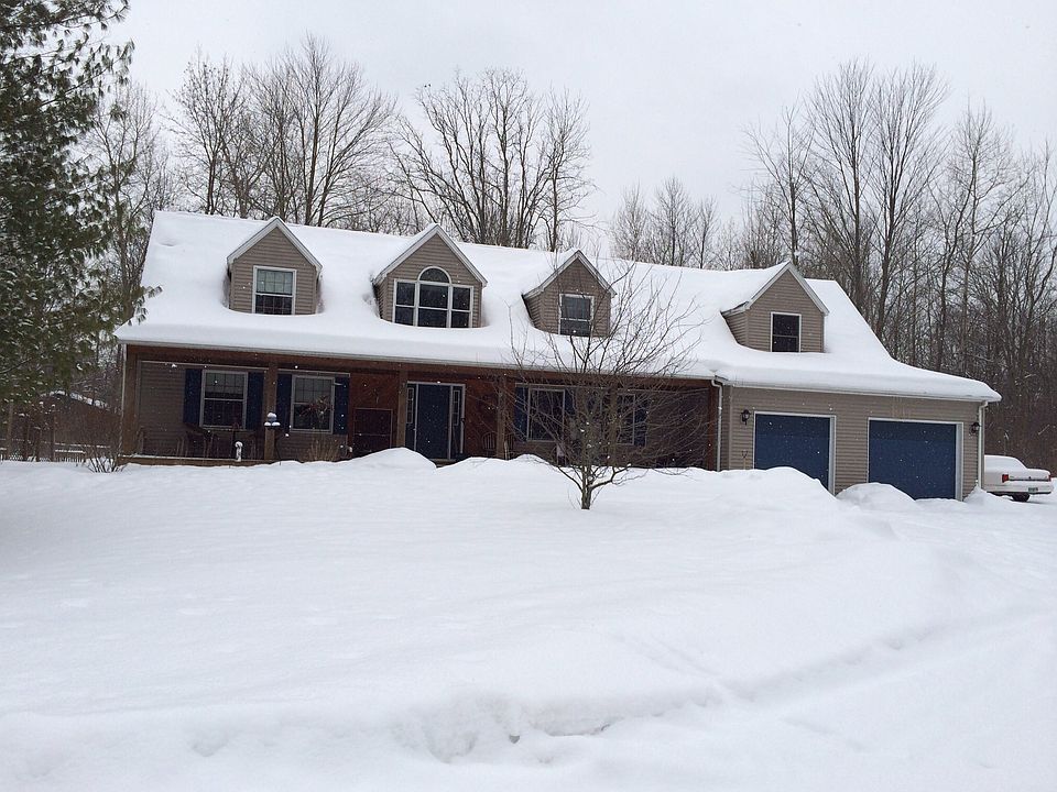 2nd image of 831 Sandow Rd