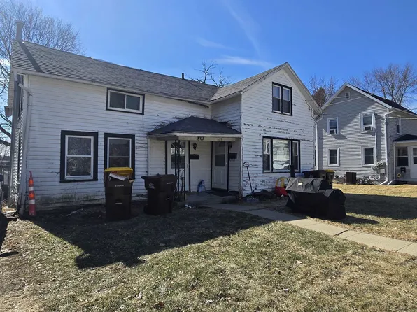 807-809 W Pleasant St, Freeport, IL 61032