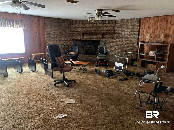 2nd image of 10635 Rainbow Dr W