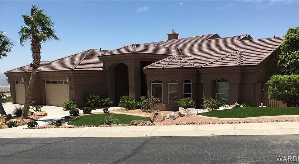 1st image of 2905 Desert Heights Dr