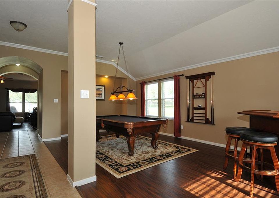 1st image of 10639 Saratoga Sq